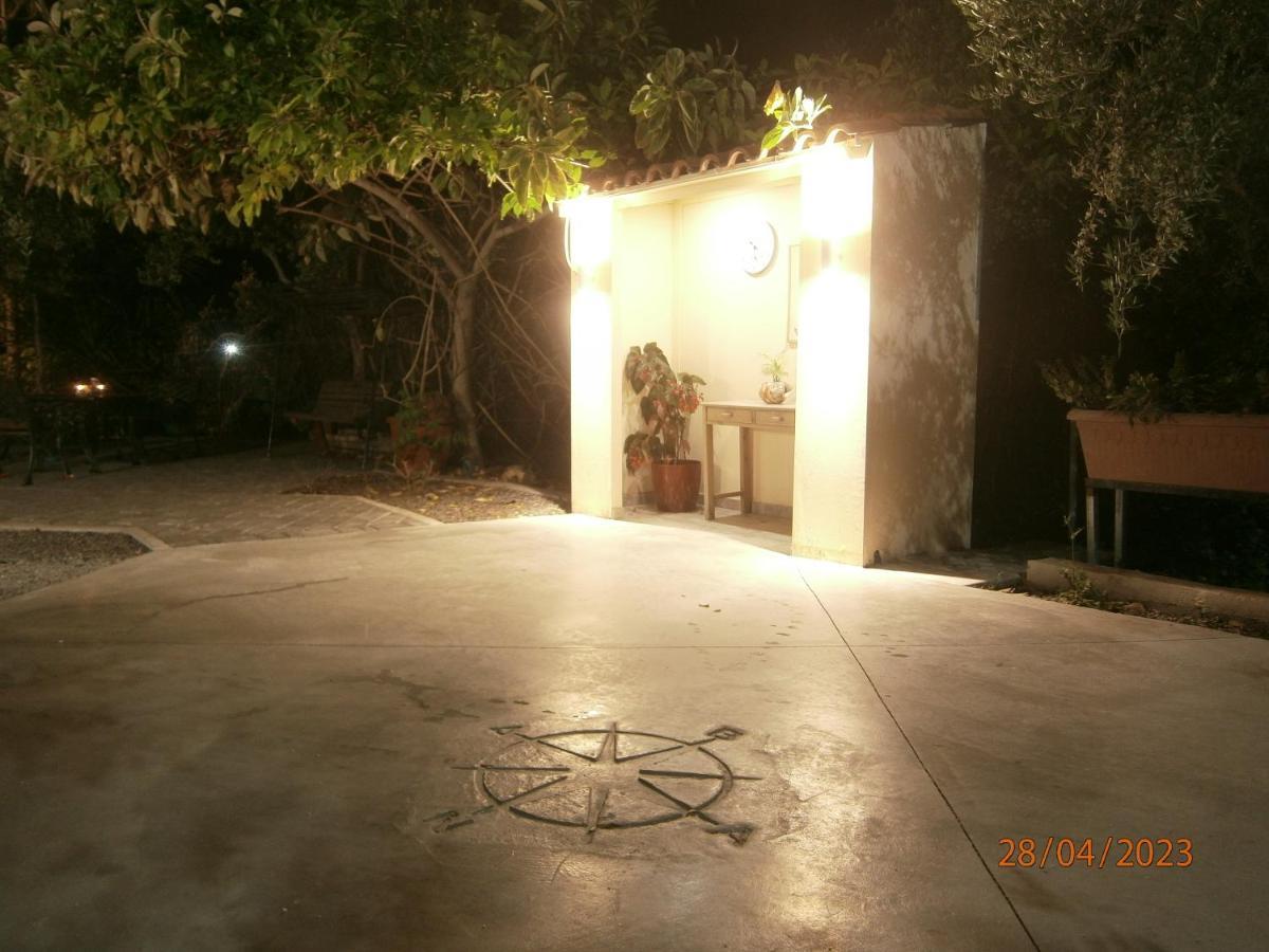 Aphrodite Studios & Apartment Bali  Dış mekan fotoğraf
